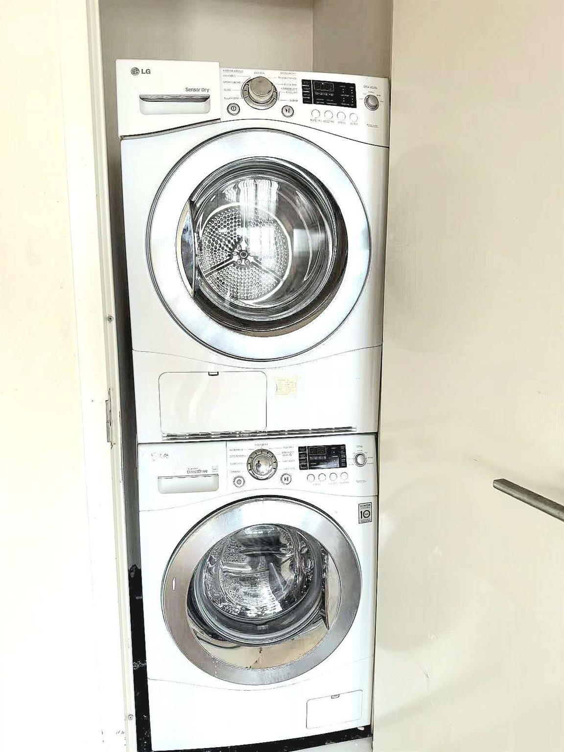 42-35 Main Street 8H