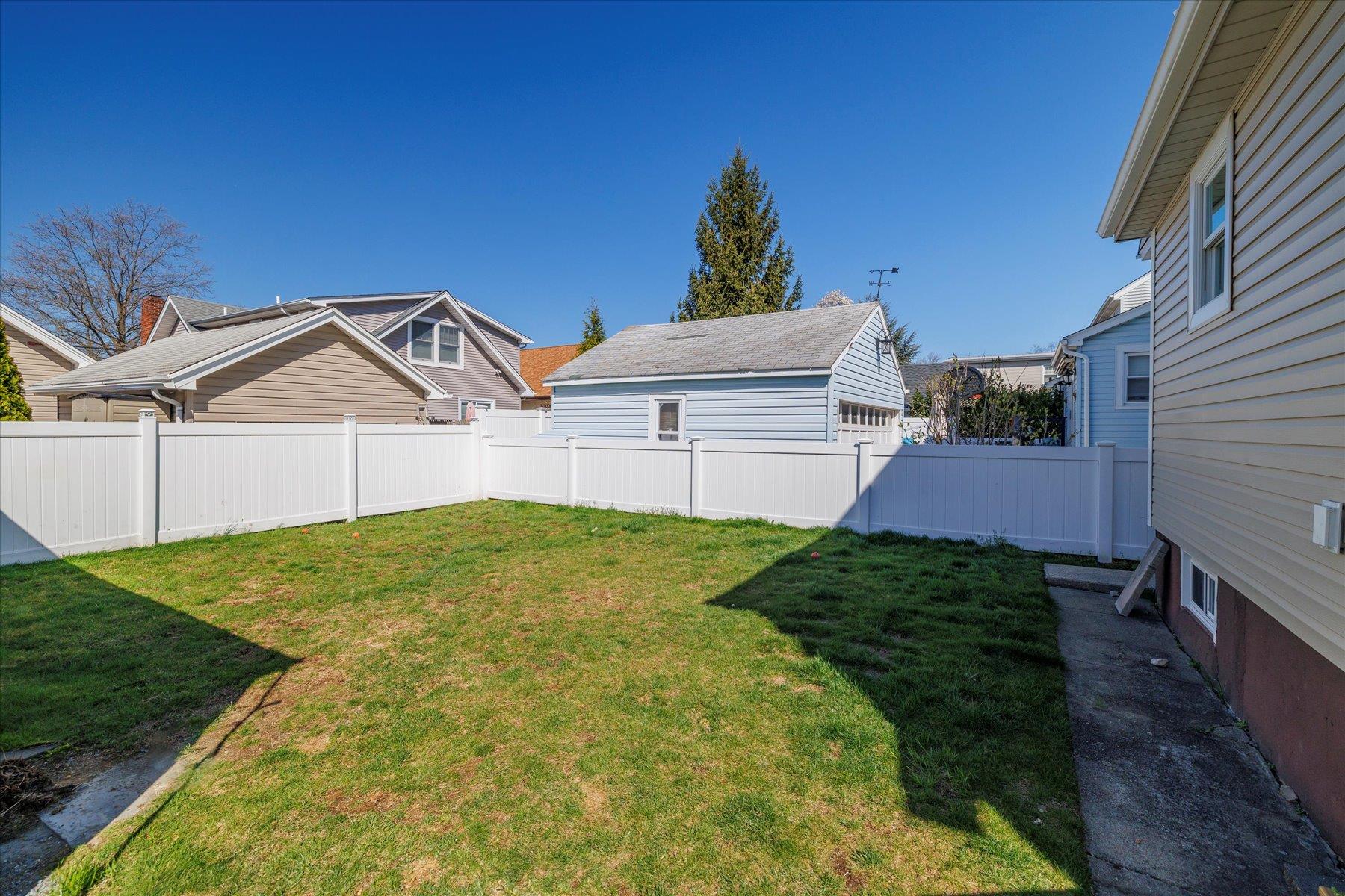 17 N Cambridge Street, Malverne, New York image 23