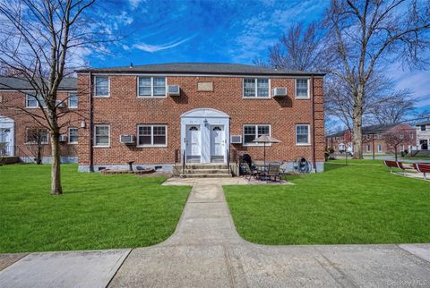 Homes For Sale - 253-12 60th Avenue #LOWER<br/> Little Neck, NY 11362