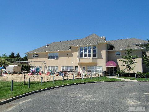 25 Willowbend Lane, Holtsville, New York image 25