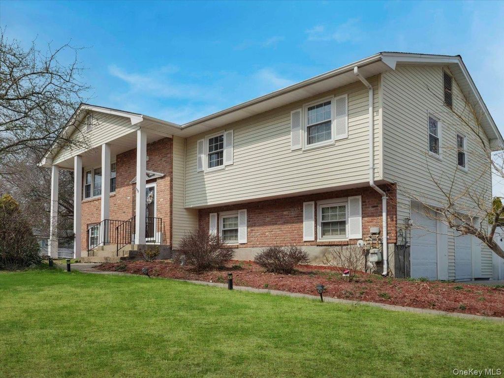 Photo of 7 Renie Lane, Blauvelt, NY 10913 (MLS # 984569)