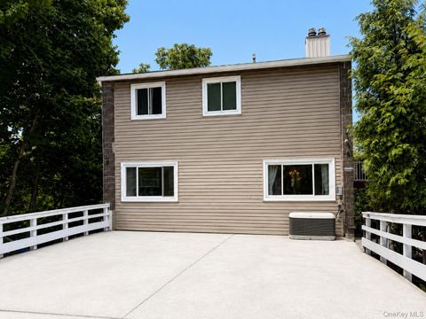 Multifamily For Rent - 77 Sands Point Road #UNIT 1<br/> Port Washington, NY 11050