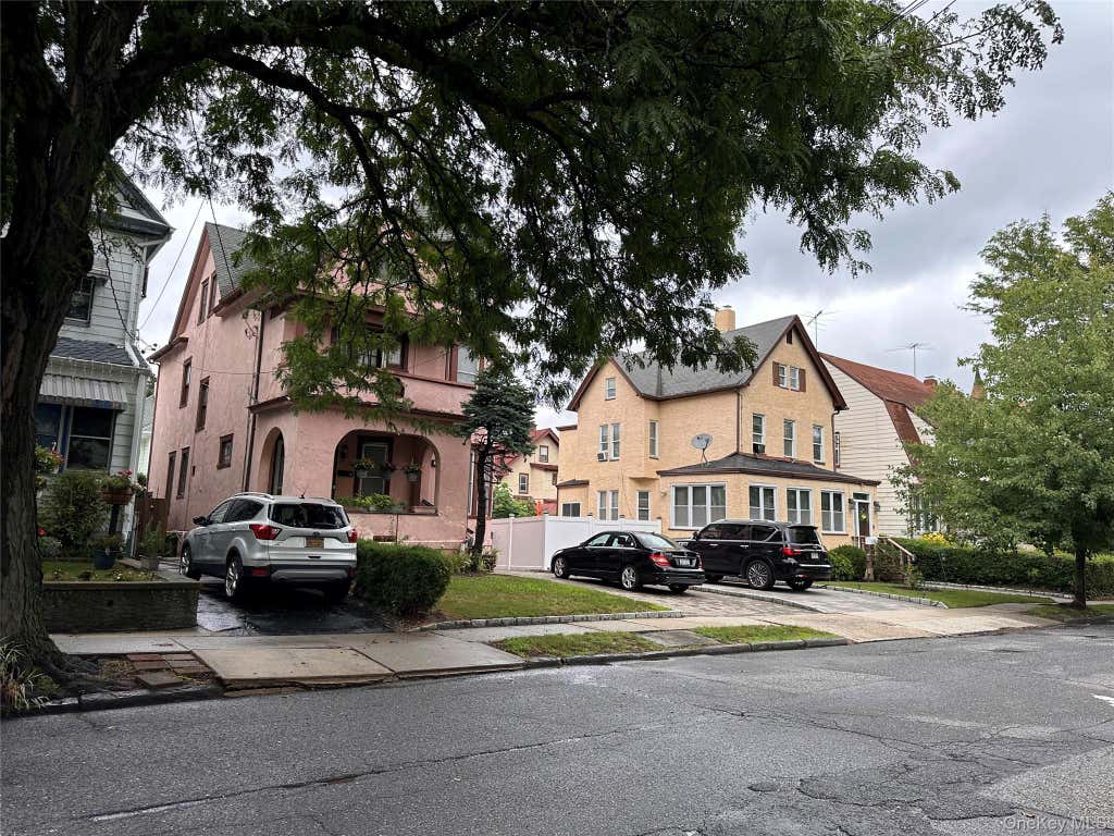 Photo of 129 Urban Street, Mount Vernon, NY 10552 (MLS # 1030951)