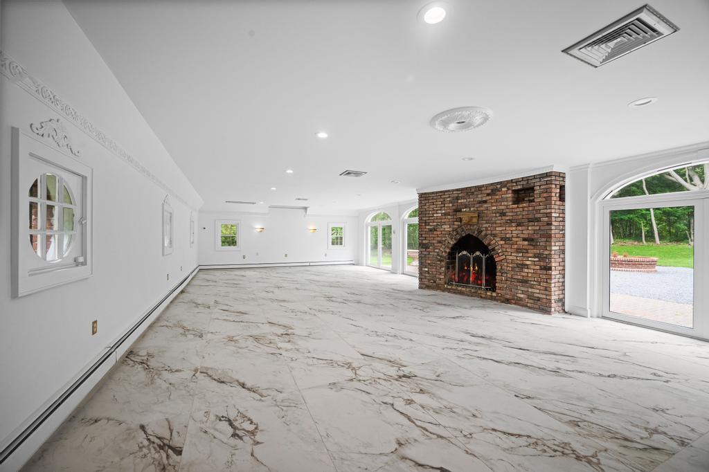 22 Brookville Road