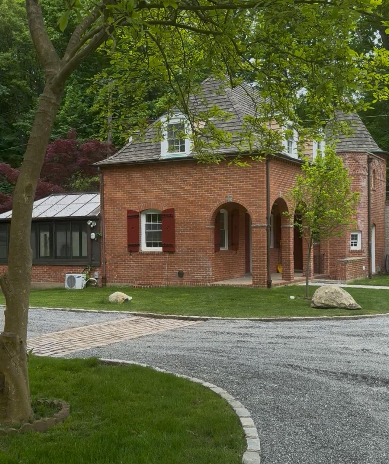 22 Brookville Road