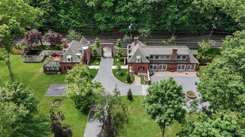 22 Brookville Road Muttontown NY 11545