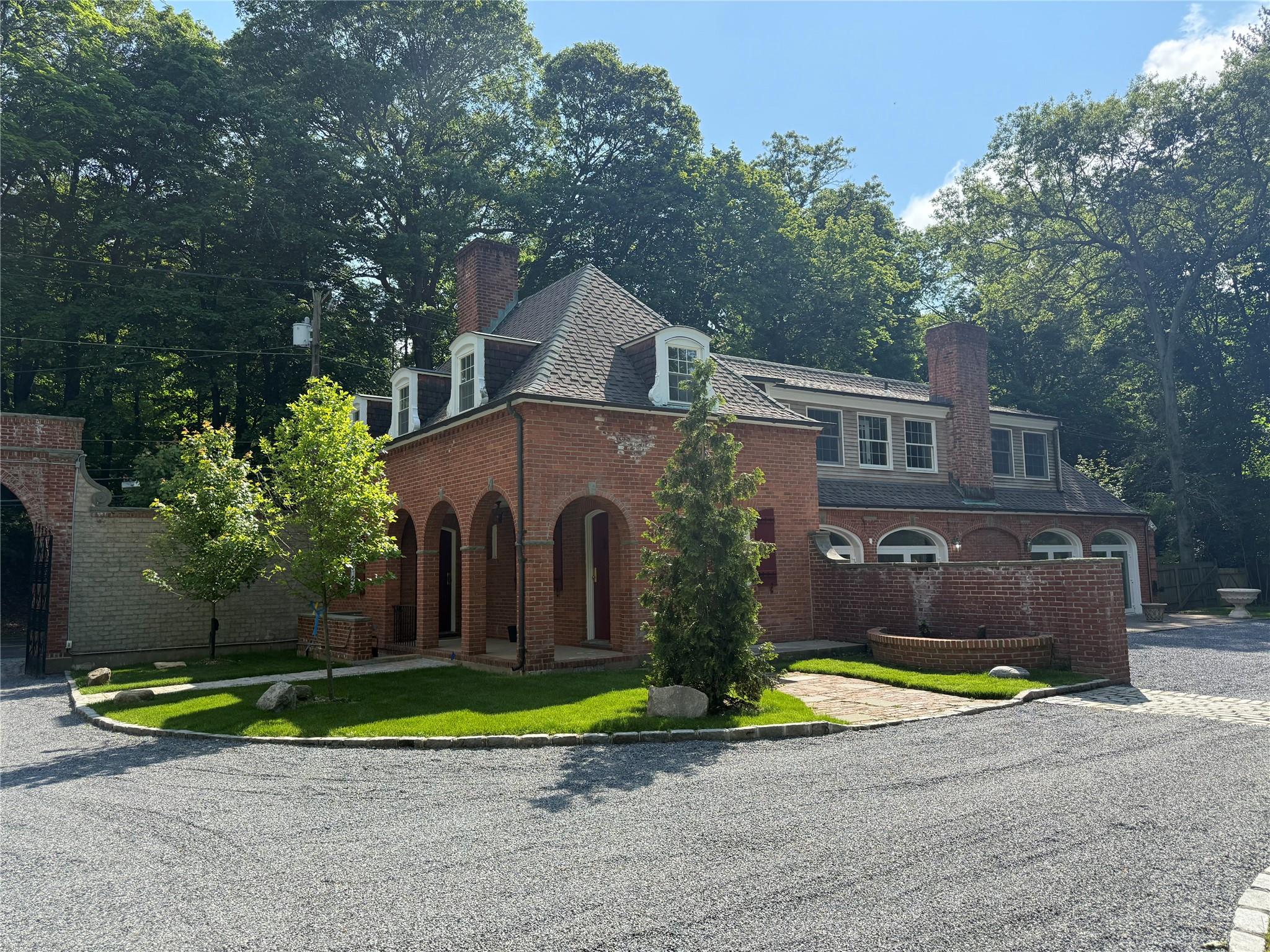 22 Brookville Road