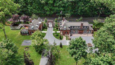 22 Brookville Road Muttontown NY 11545