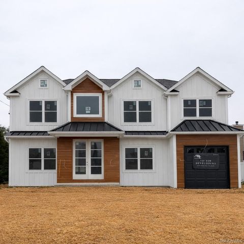 Photo of 238 North Pine Street, Massapequa, NY 11758 (MLS # 967947)