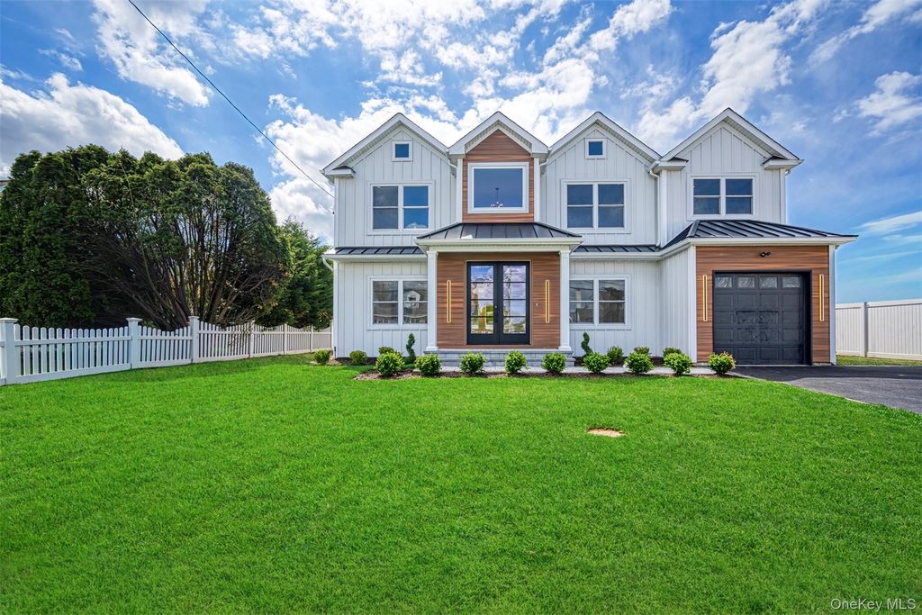 Photo of 238 North Pine Street, Massapequa, NY 11758 (MLS # 967947)