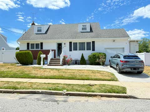 Homes For Sale - 101 Sagamore Street<br/> Freeport, NY 11520