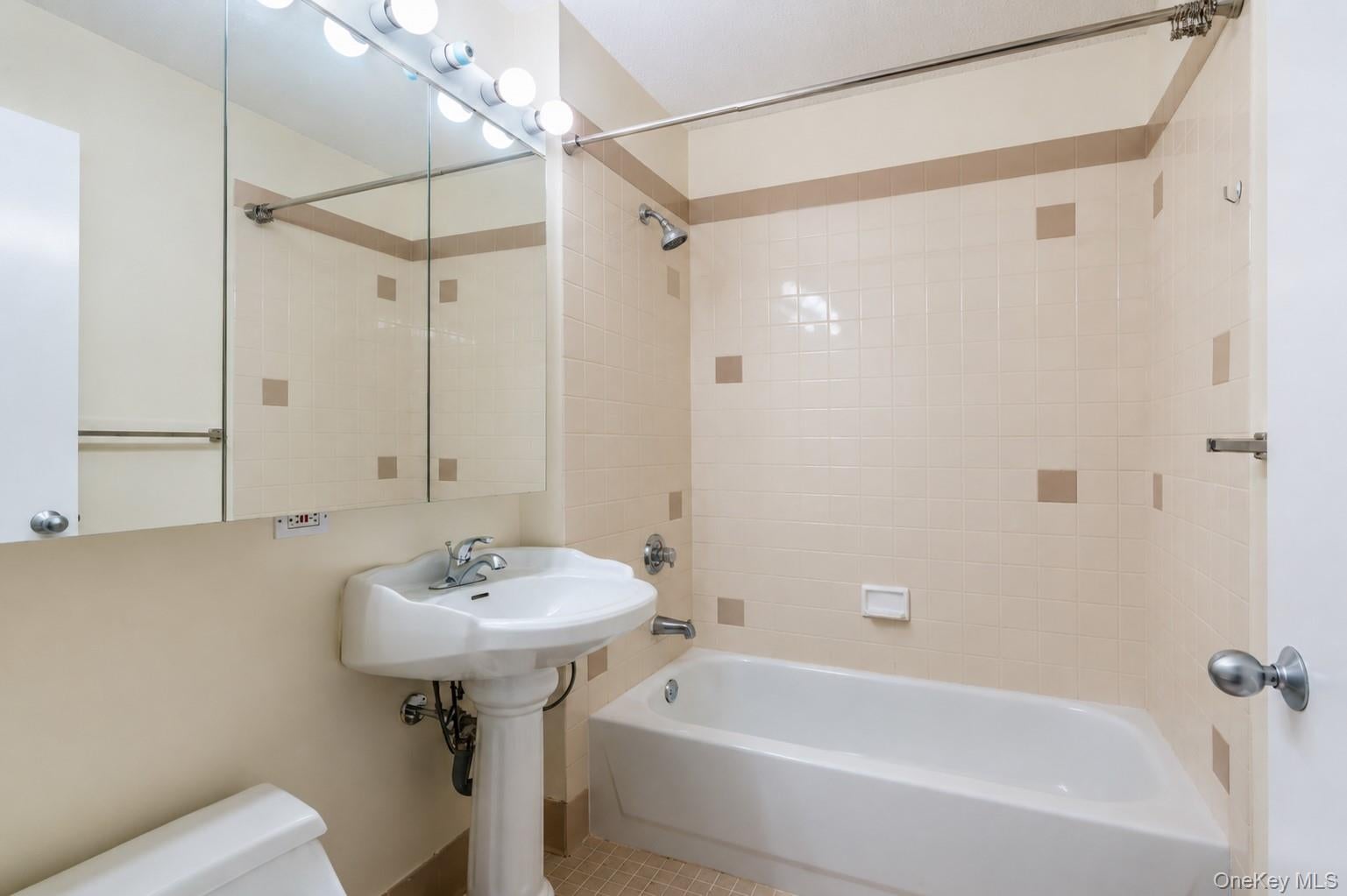 4-74 48th Avenue 14M