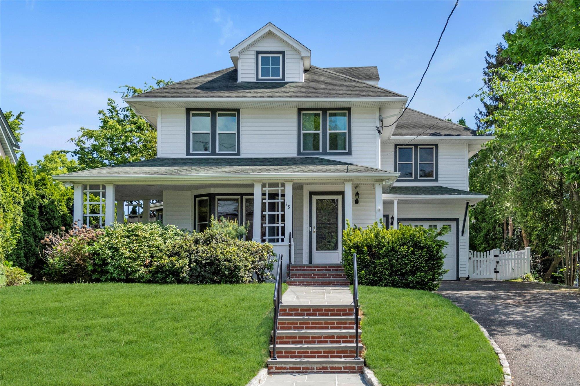 48 Hillcrest Avenue, Manhasset, New York image 1
