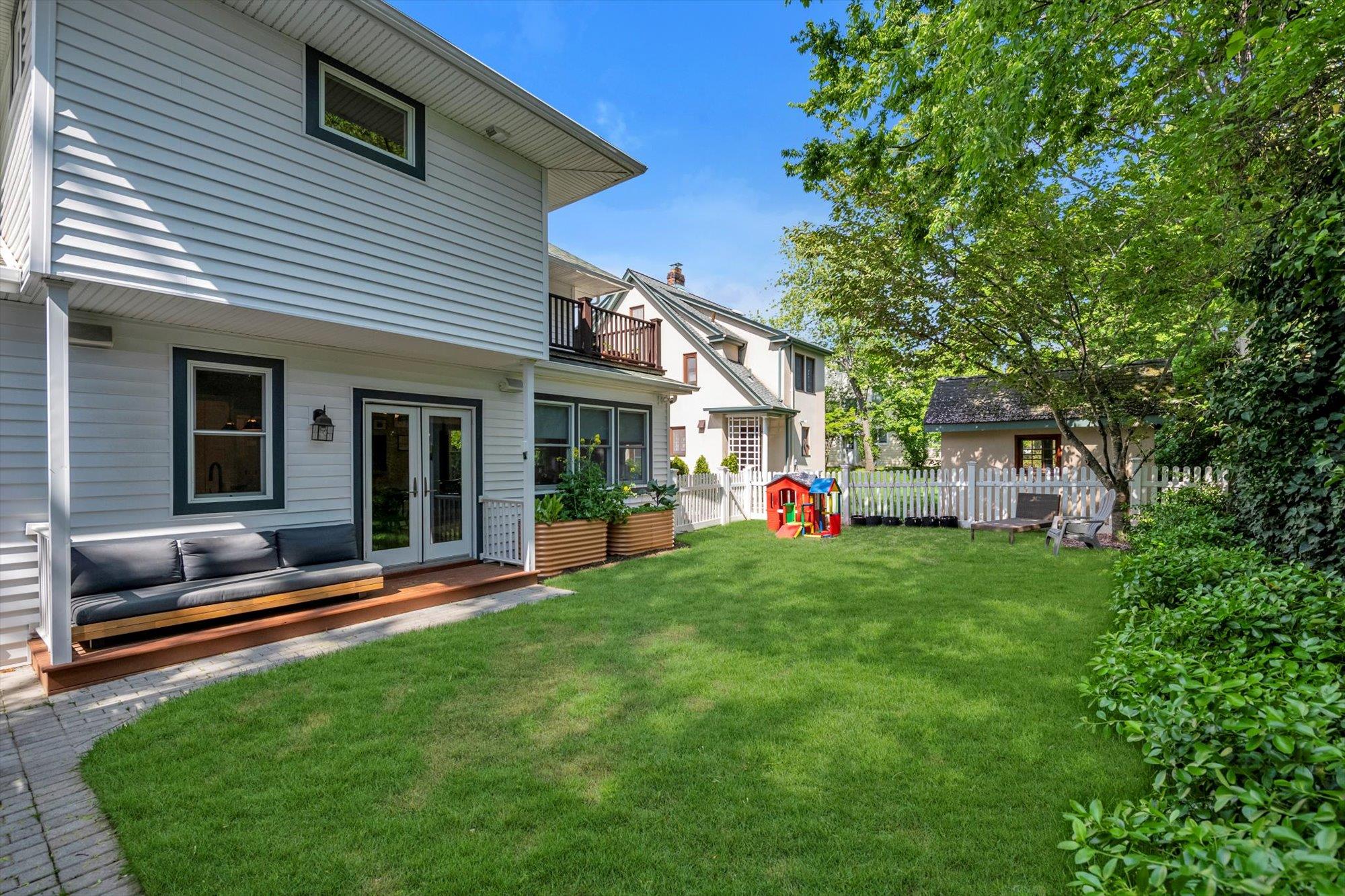 48 Hillcrest Avenue, Manhasset, New York image 34