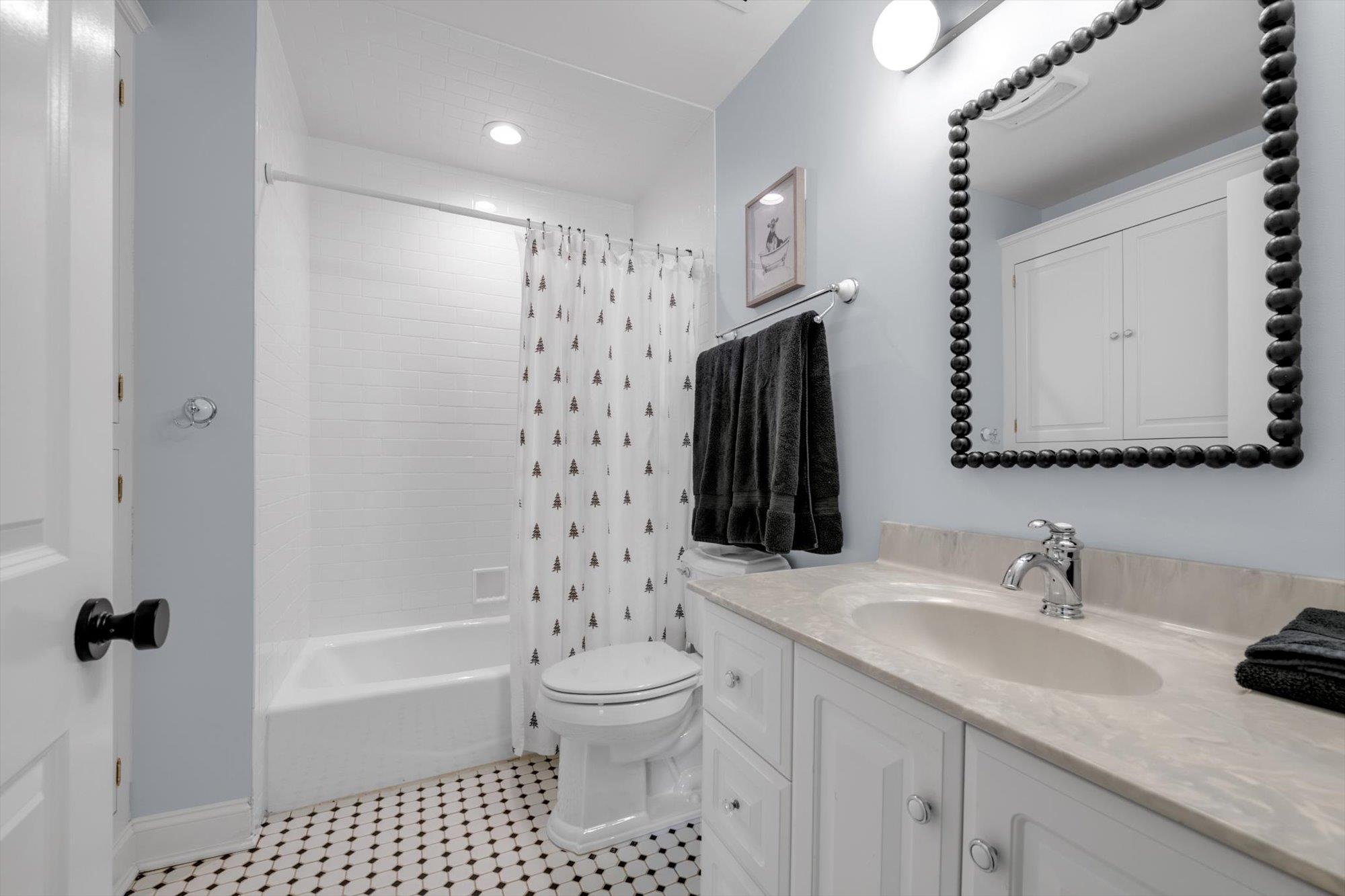 48 Hillcrest Avenue, Manhasset, New York image 23