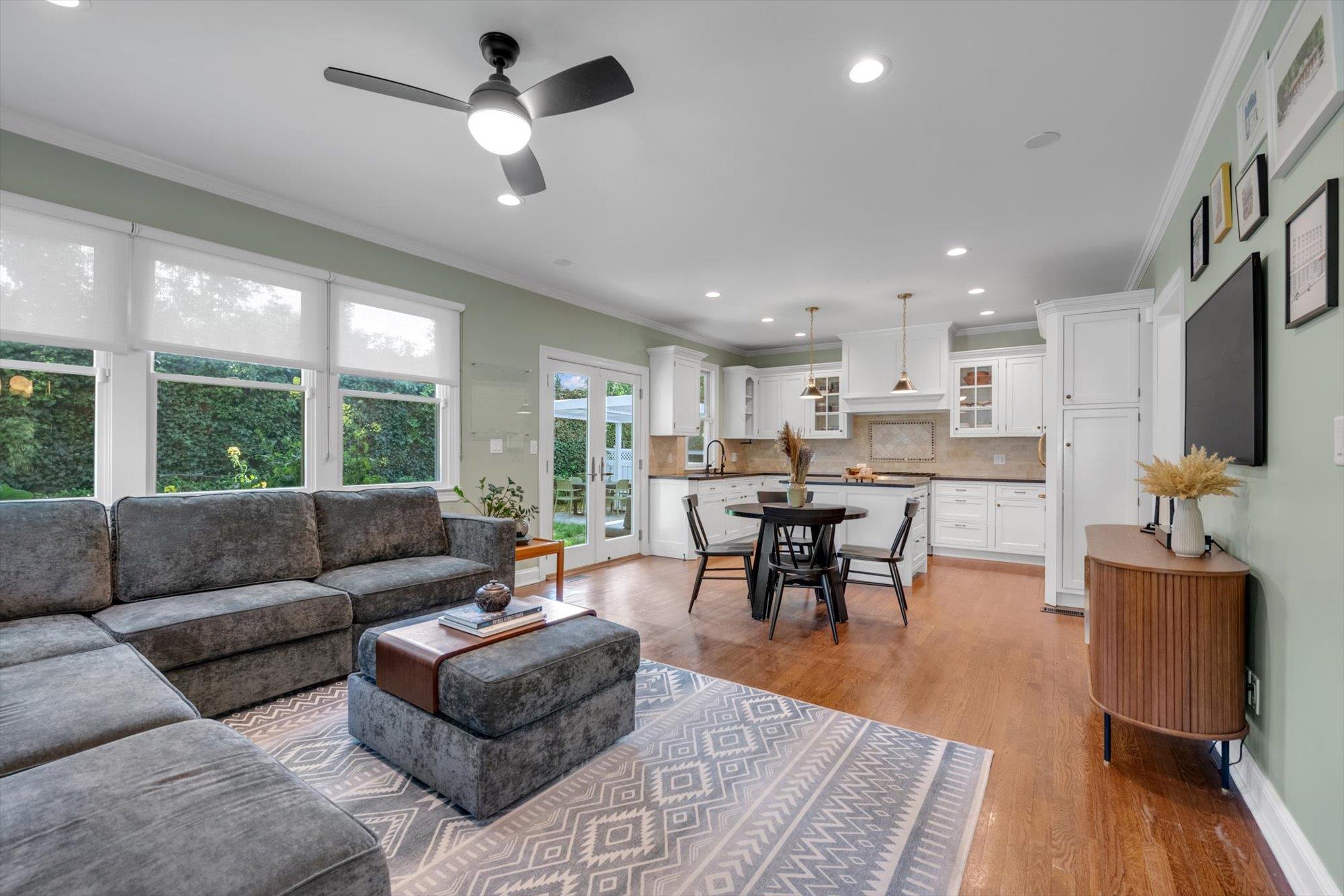 48 Hillcrest Avenue, Manhasset, New York image 11