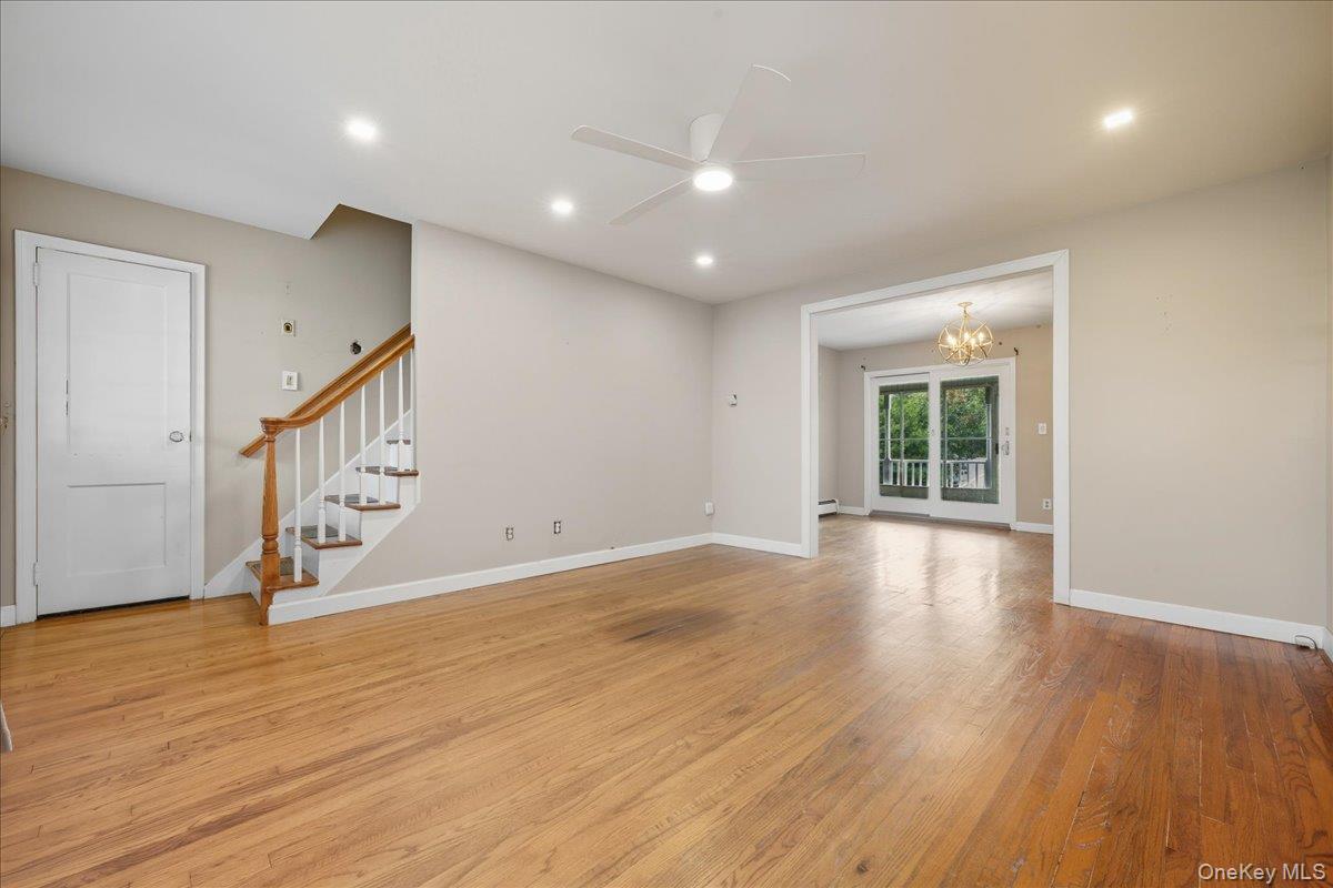 215 W Granada Avenue