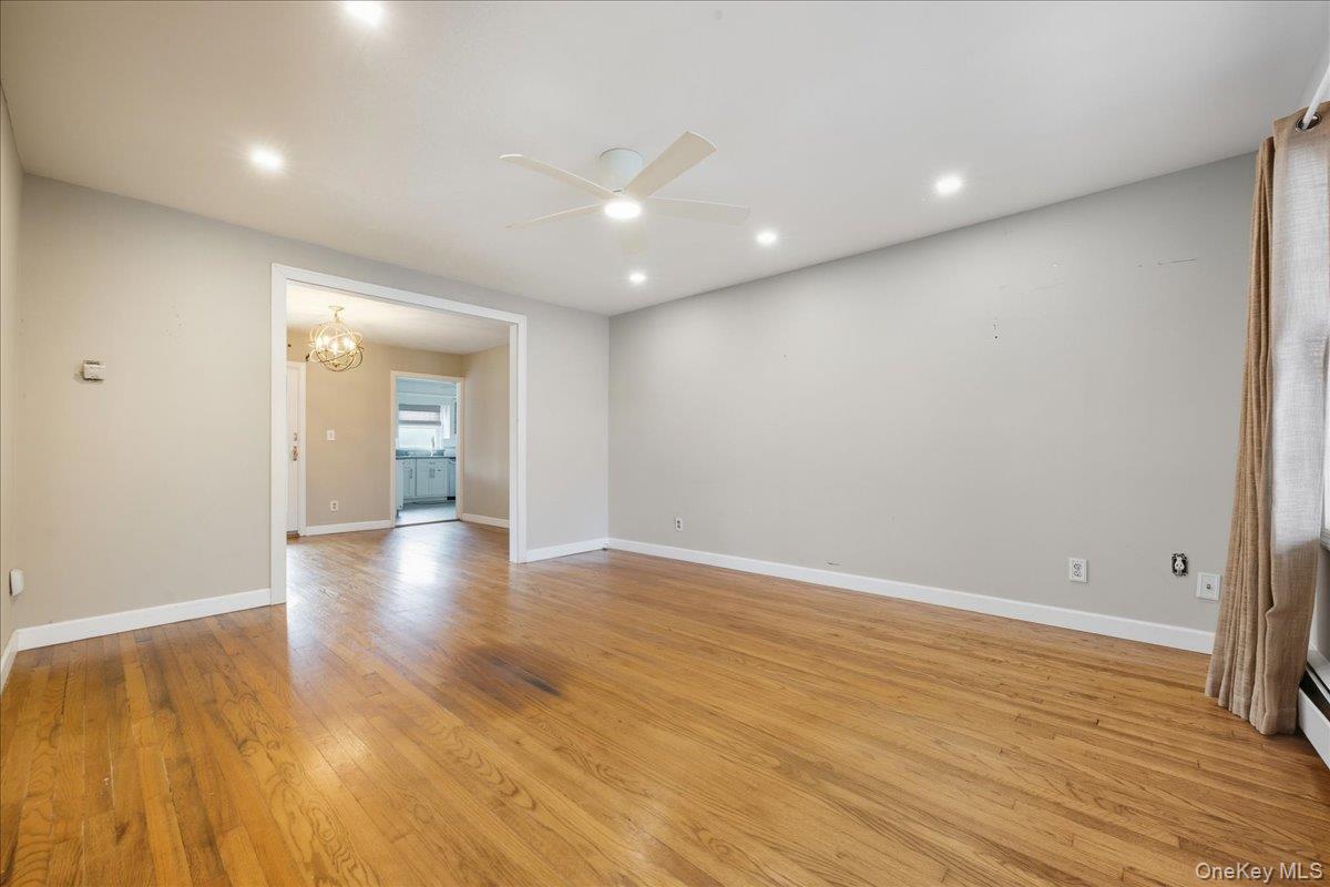 215 W Granada Avenue