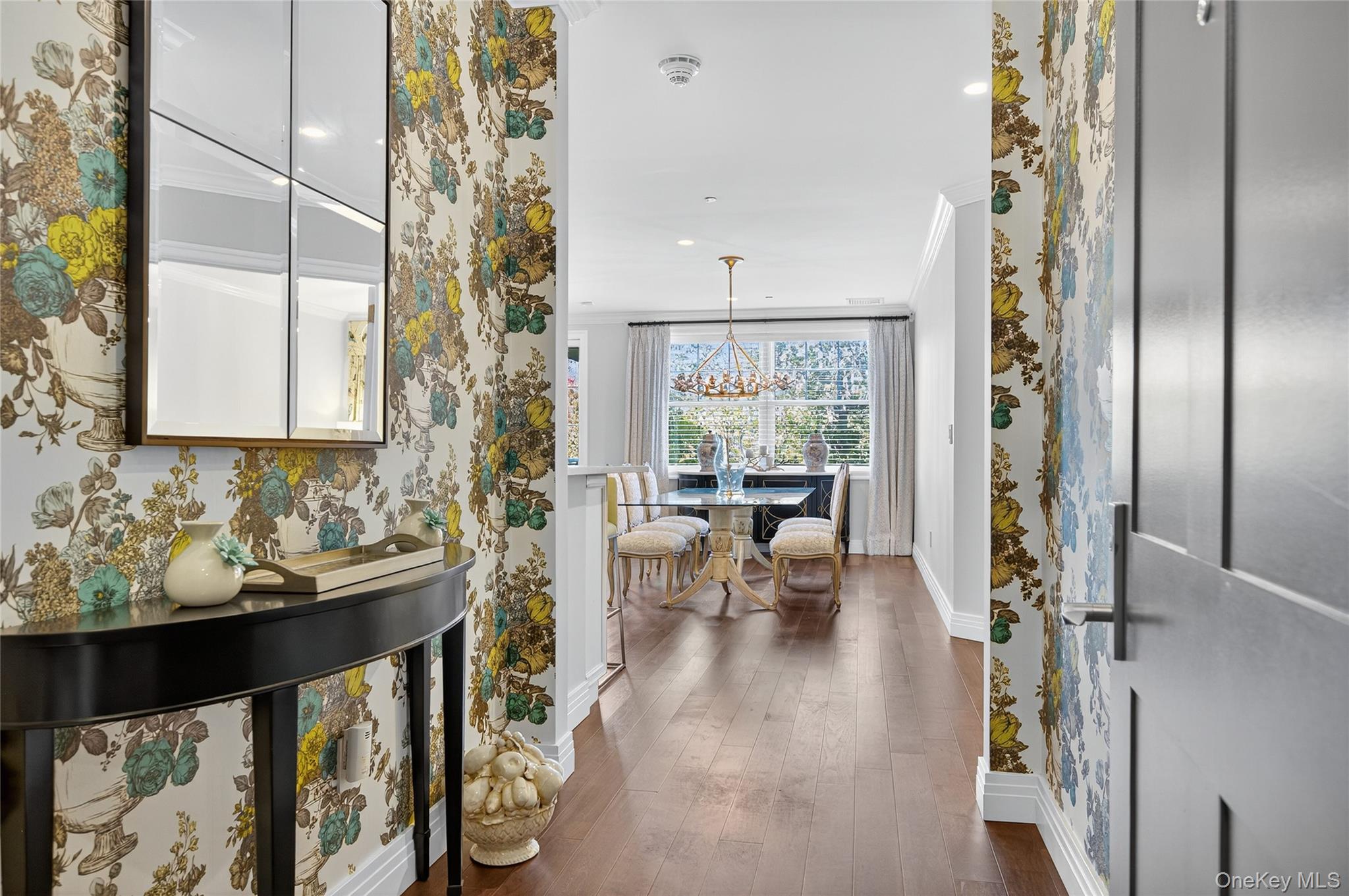 301 Franklin Avenue 213