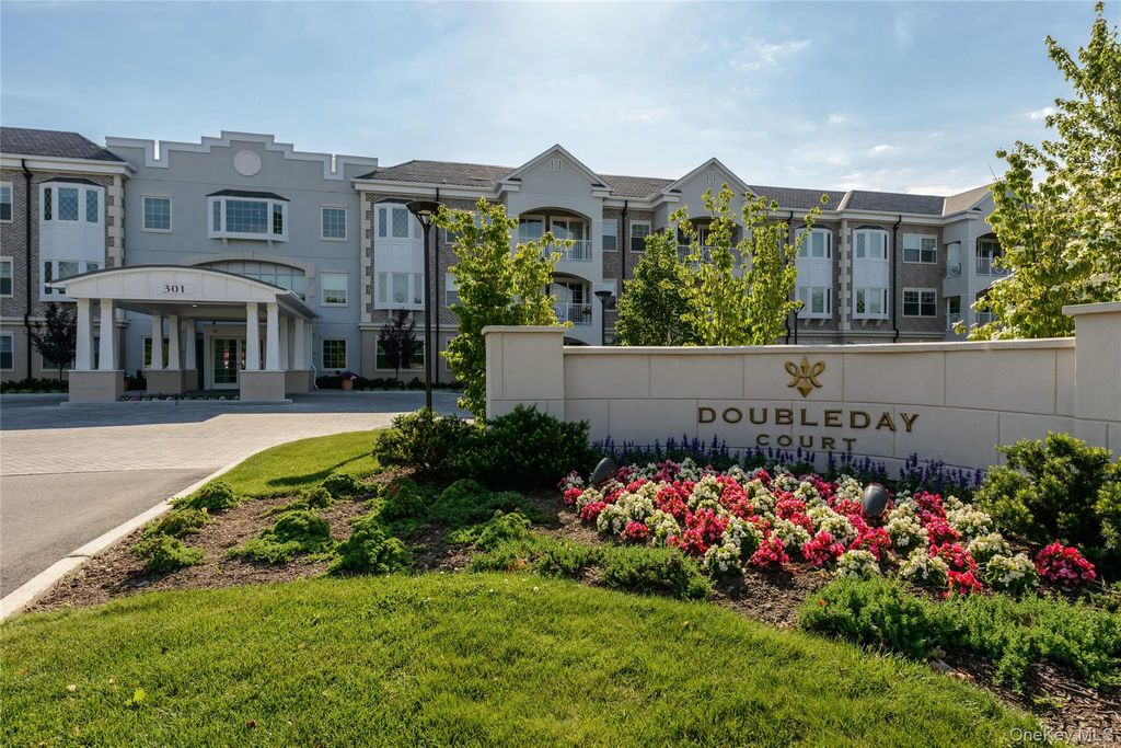 Photo of 301 Franklin Avenue #213, Garden City, NY 11530 (MLS # 922853)