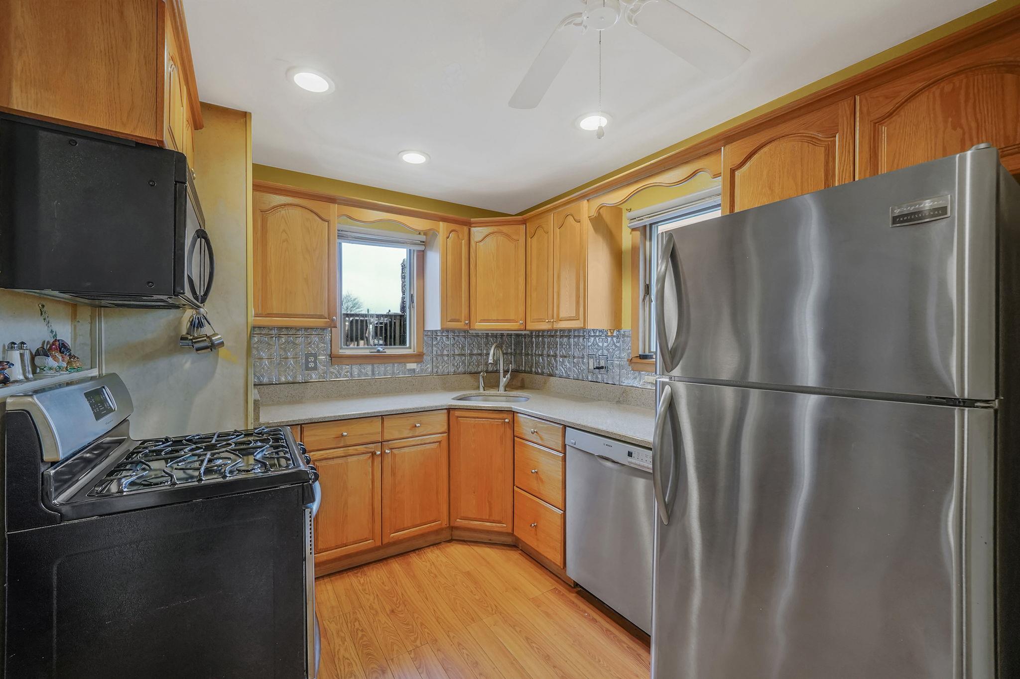 361 Kansas Street, Lindenhurst, New York image 10