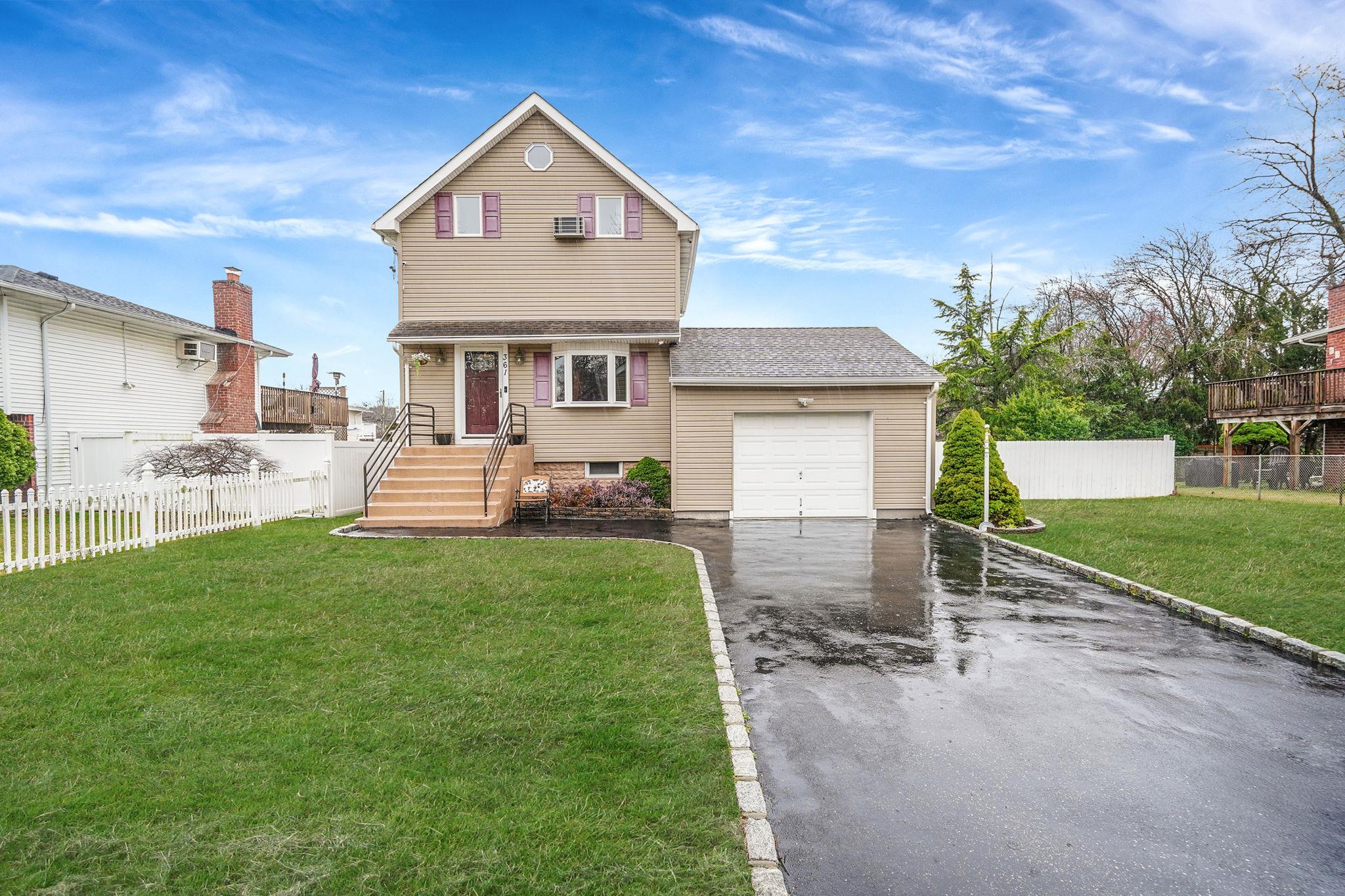 361 Kansas Street, Lindenhurst, New York image 1