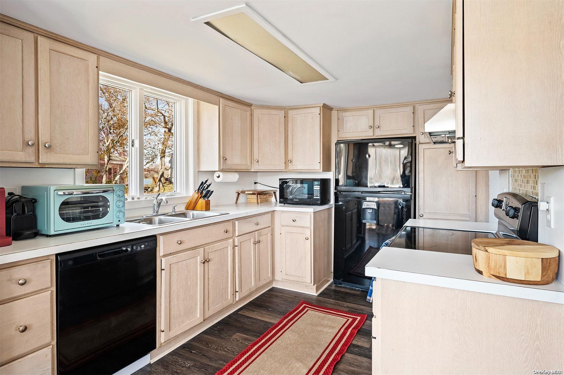 2 Doris Lane, Southampton, New York image 21