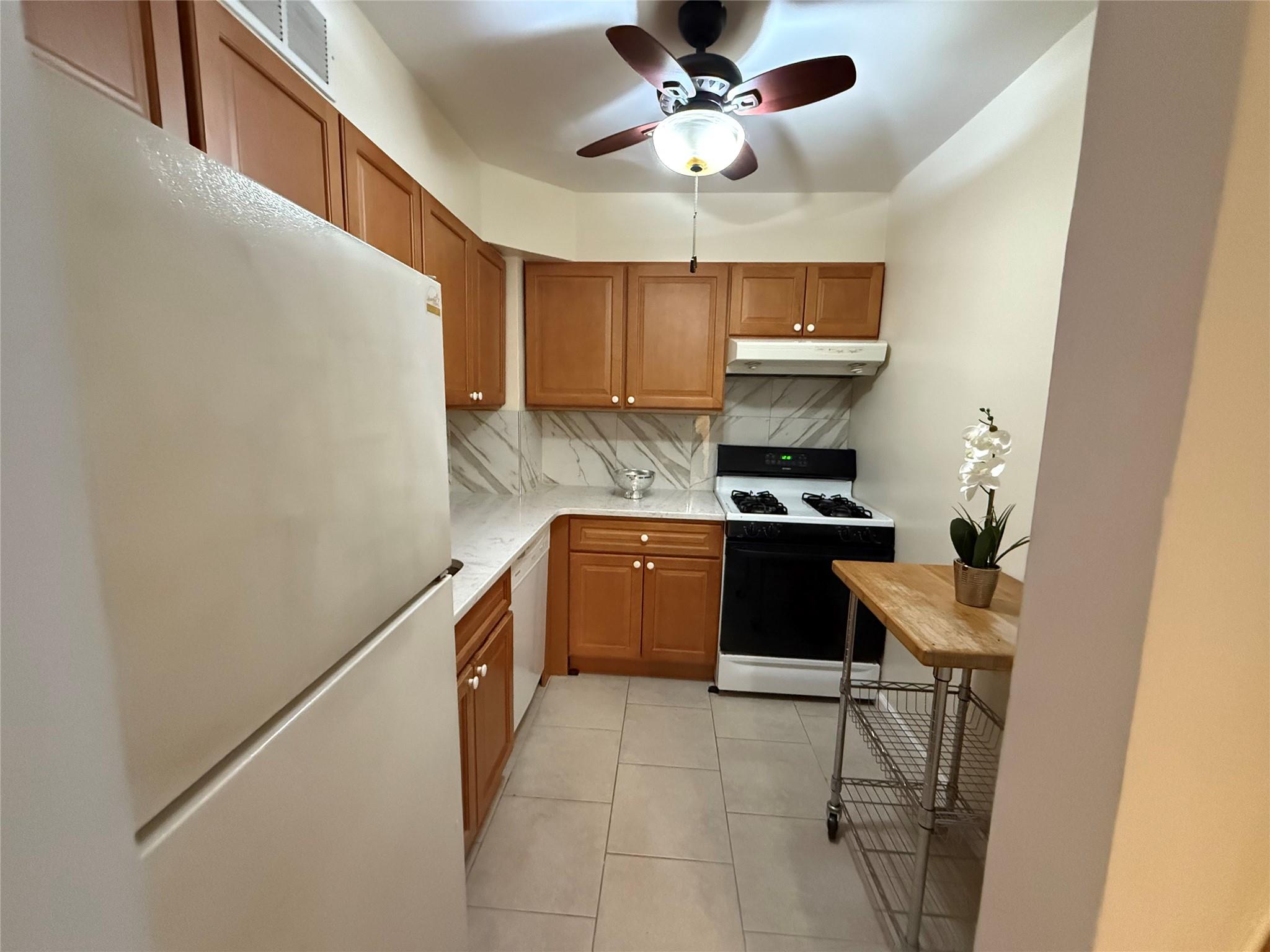 125-10 Queens Boulevard #1025, Kew Gardens, Florida image 7