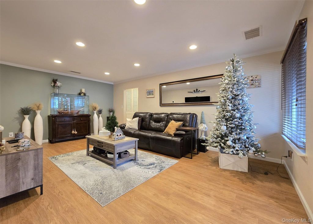 Photo of 392 Clubhouse Court, Coram, NY 11727 (MLS # 960576)