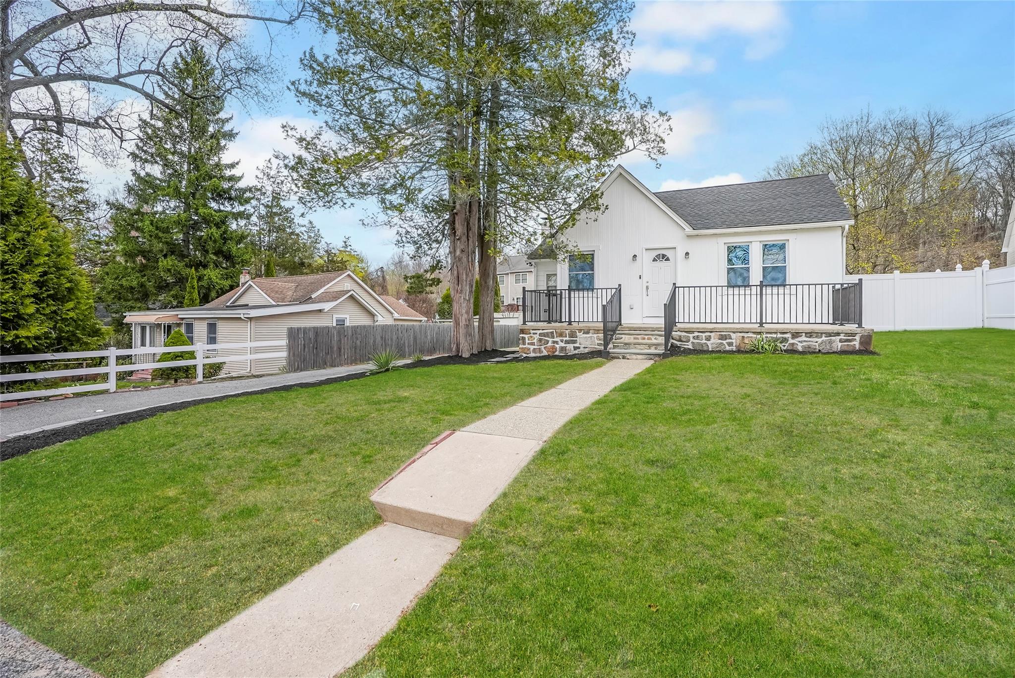 3196 Hollywood Street, Mohegan Lake, New York image 2