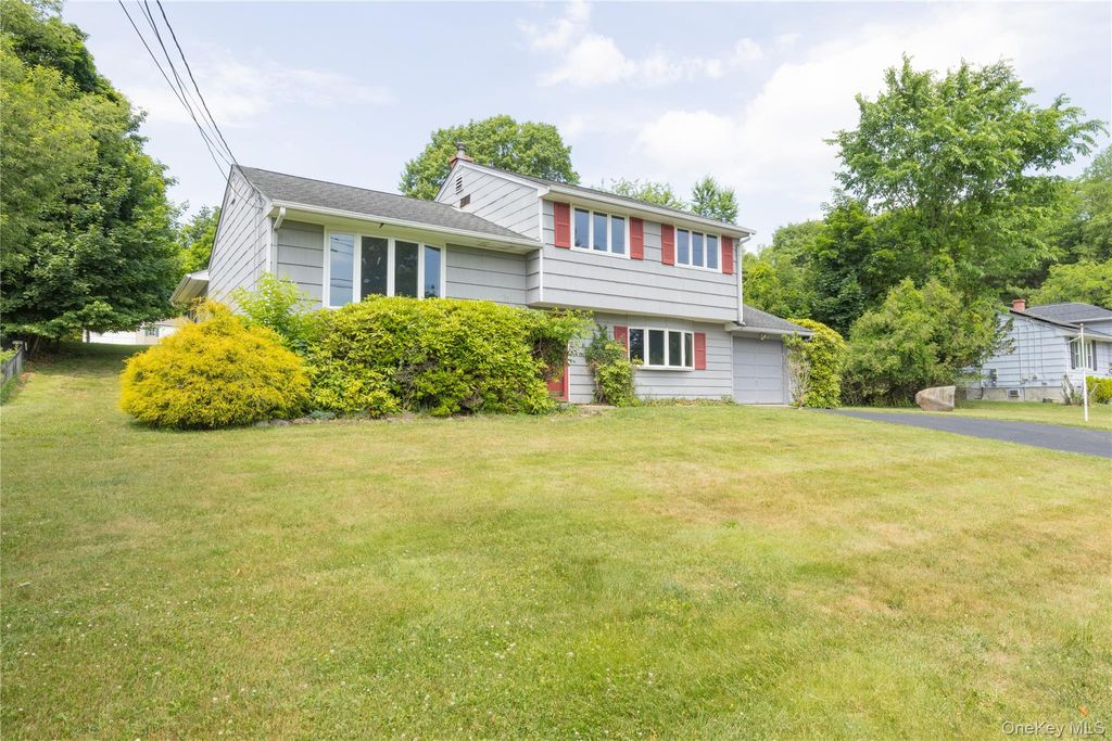 Photo of 23 Lark Street, Pearl River, NY 10965 (MLS # 1000990)