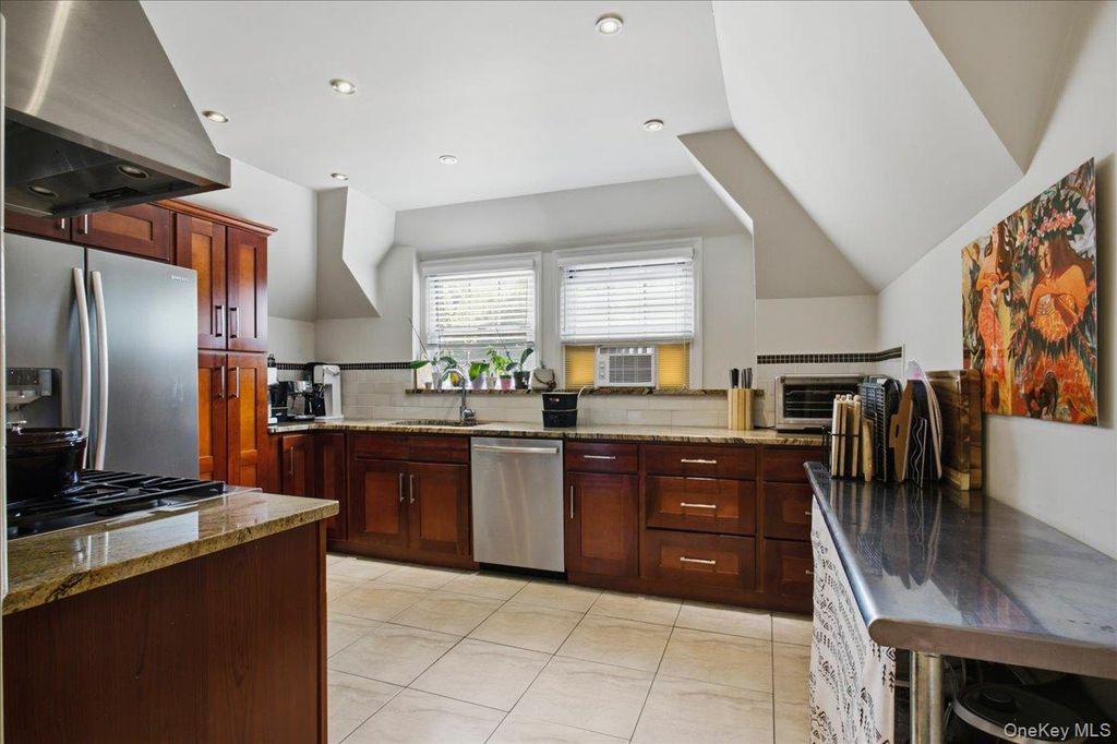 Photo of 13 Campus Place #SL, Scarsdale, NY 10583 (MLS # 1021477)