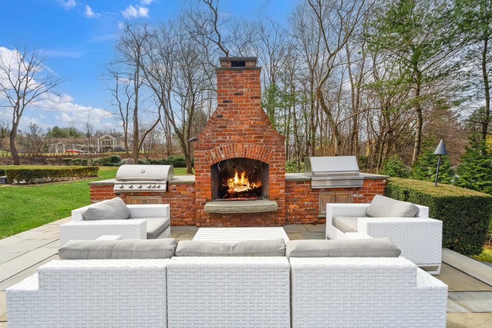 99 Wheatley Road, Old Westbury, New York image 41