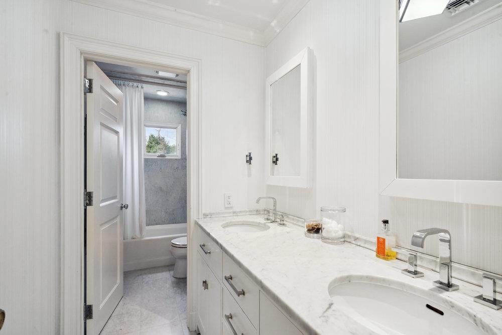 99 Wheatley Road, Old Westbury, New York image 32