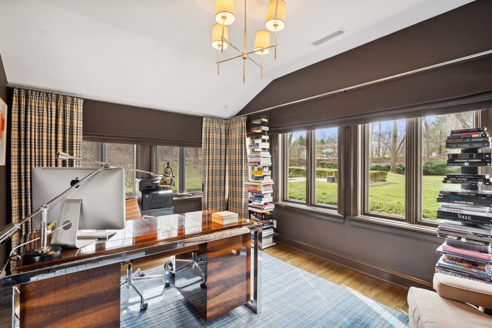 99 Wheatley Road, Old Westbury, New York image 17