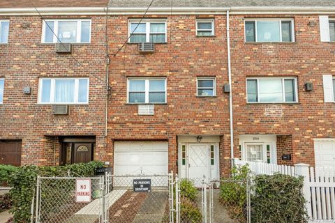 69-06 66 Road Middle Village NY 11379