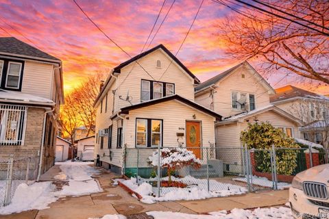 9456 199th Street Hollis NY 11423