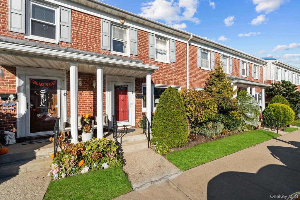 Photo of 3530 Long Beach Road #44, Oceanside, NY 11572 (MLS # 961618)