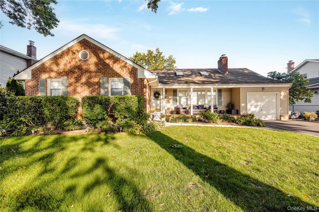 Photo of 209 Brompton Road, Garden City, NY 11530 (MLS # 922363)