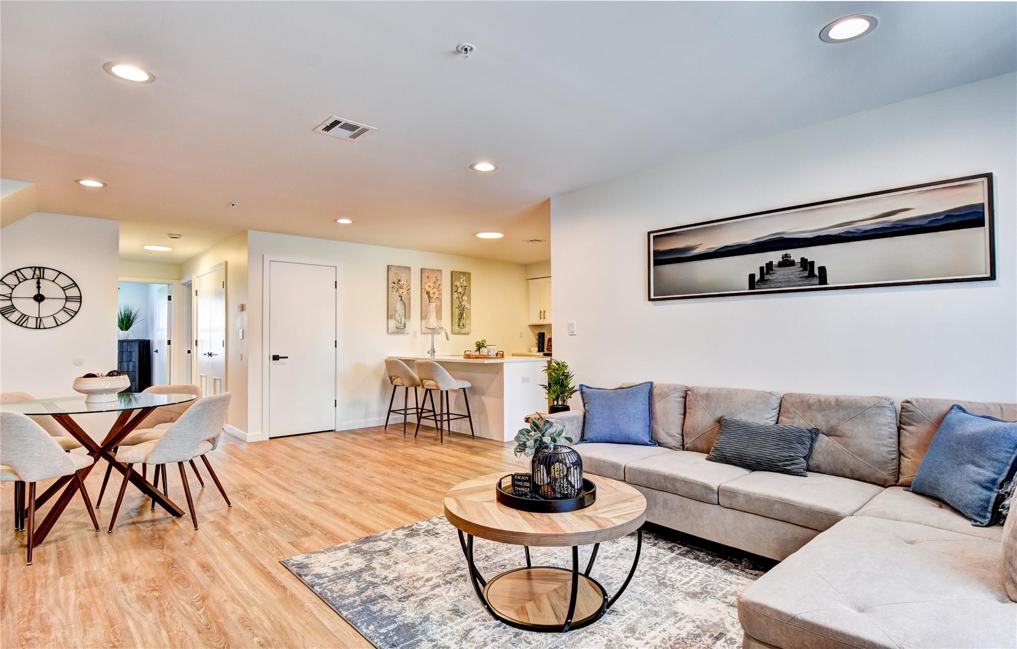 Rental Property at Park Avenue 7B, Wallkill, New York - Bedrooms: 2 
Bathrooms: 2 
Rooms: 6  - $2,700 MO.