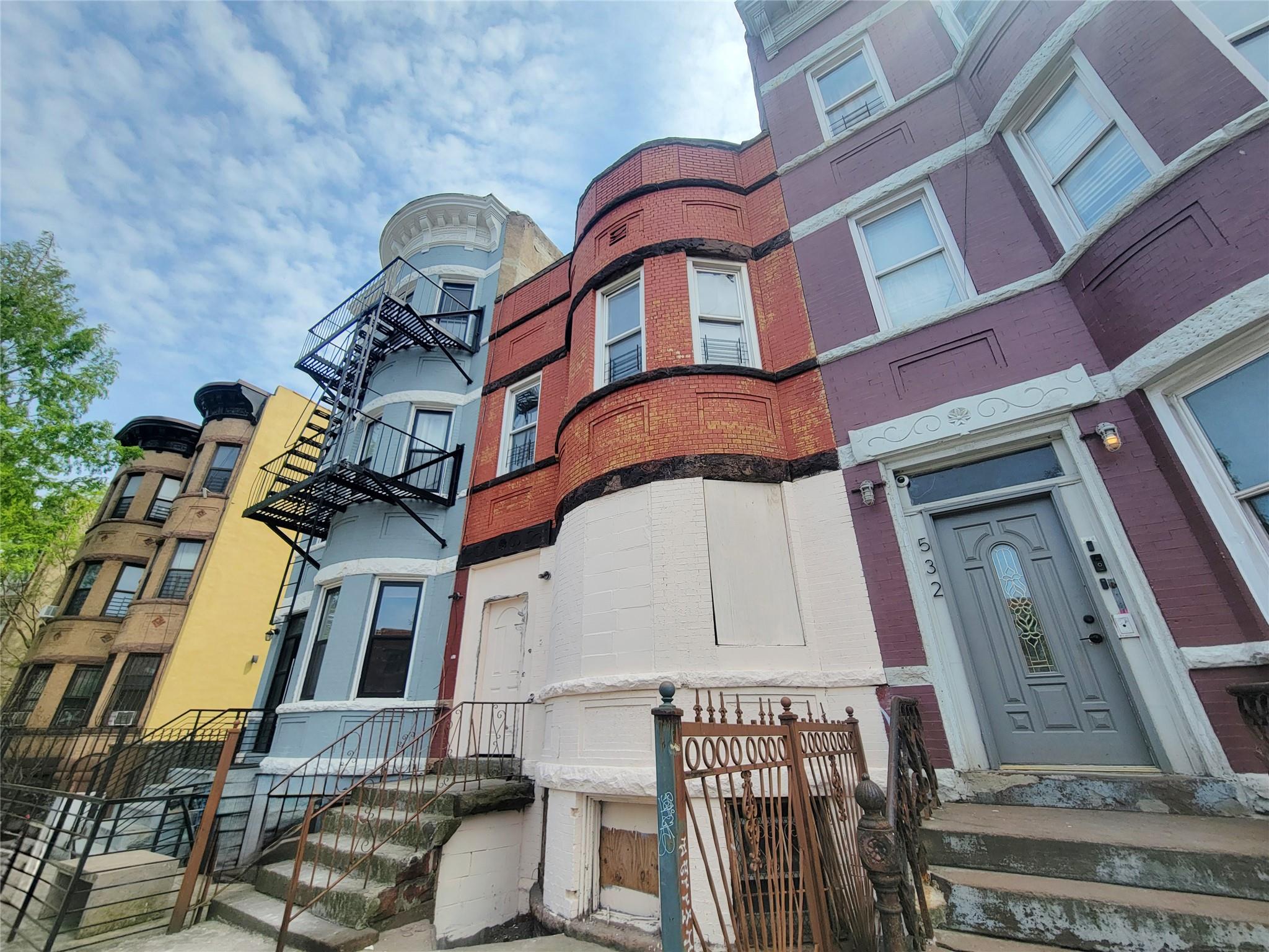 534 Kosciuszko Street