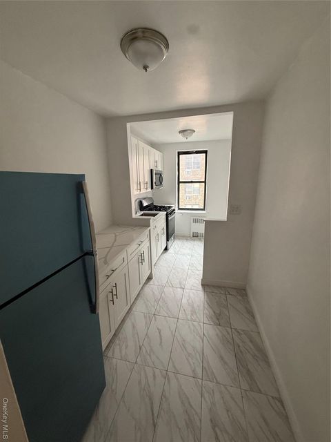 Photo of 103-25 68th Avenue #6G, Forest Hills, NY 11375 (MLS # 958202)