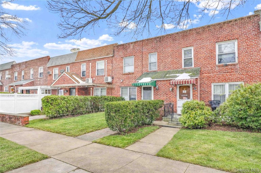 Photo of 5649 206th Street, Oakland Gardens, NY 11364 (MLS # 964279)