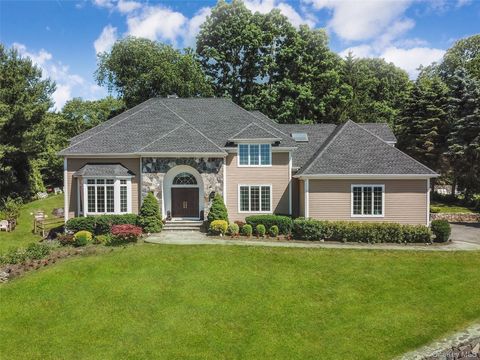 Homes For Sale - 114 Random Farms Drive<br/> Chappaqua, NY 10514