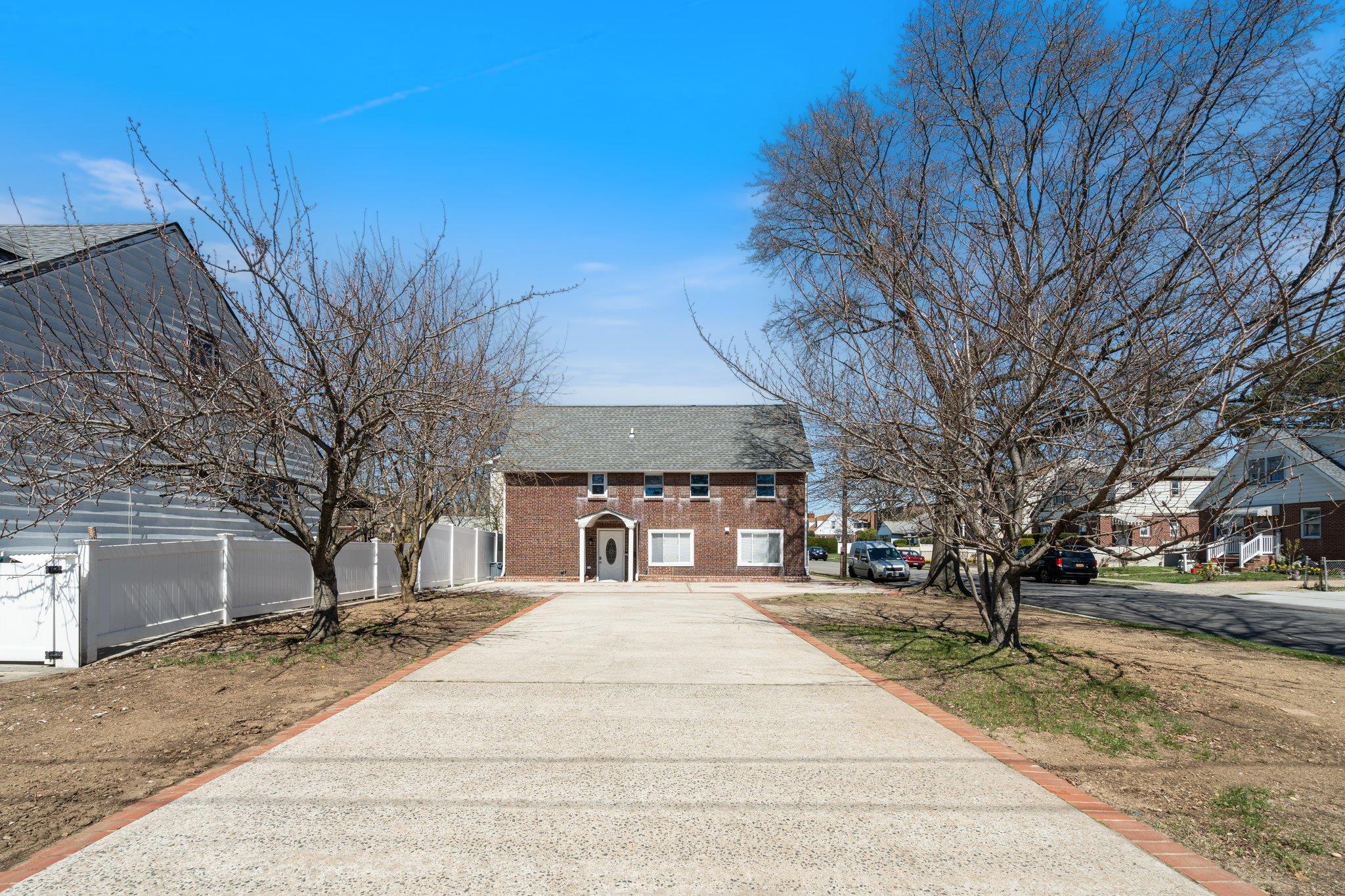 208 Newport Road, Uniondale, New York image 3