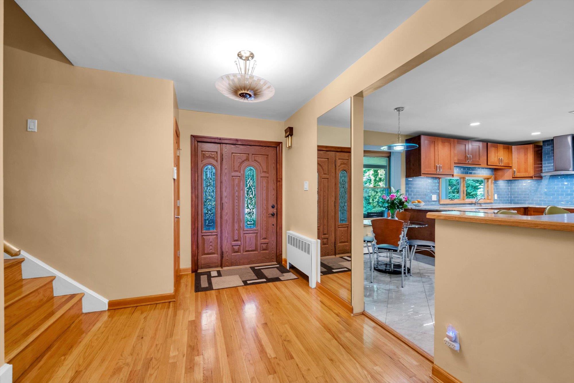 44 Fernwood Lane, Roslyn, New York image 3