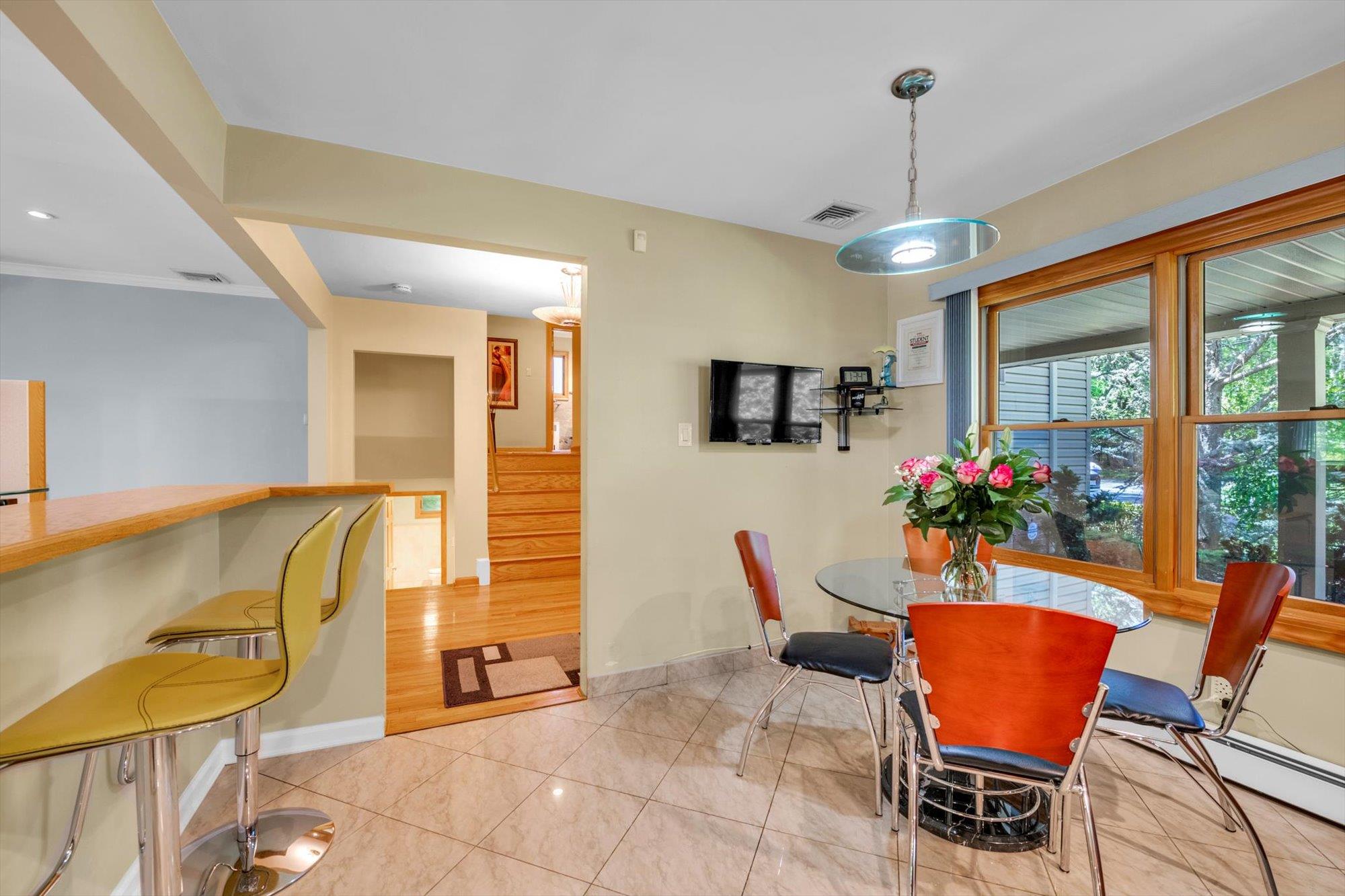 44 Fernwood Lane, Roslyn, New York image 11