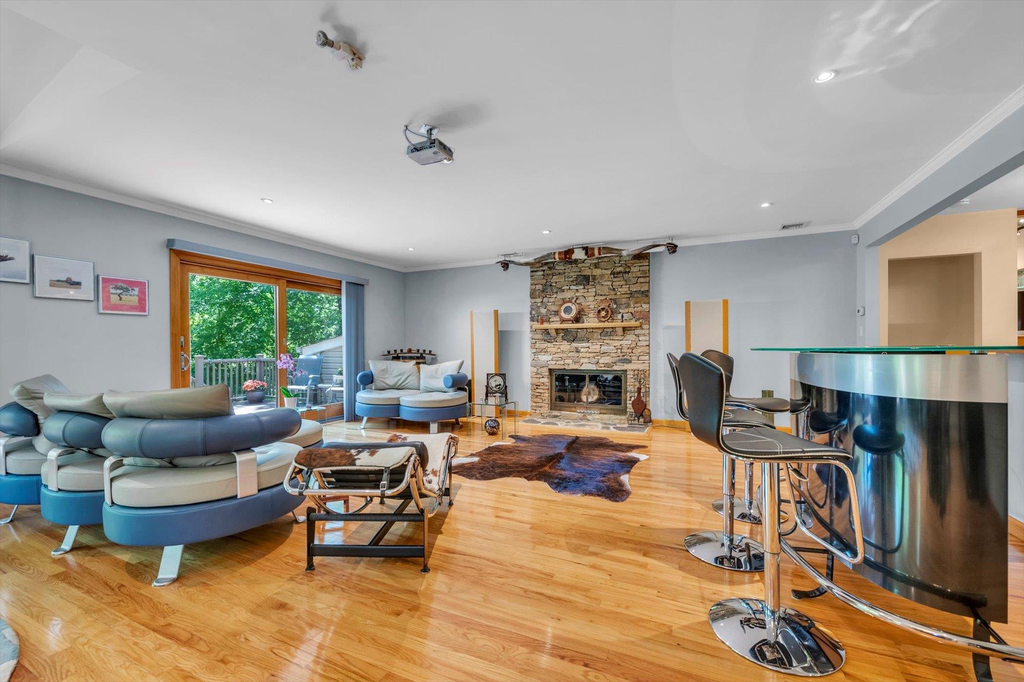 44 Fernwood Lane, Roslyn, New York image 5