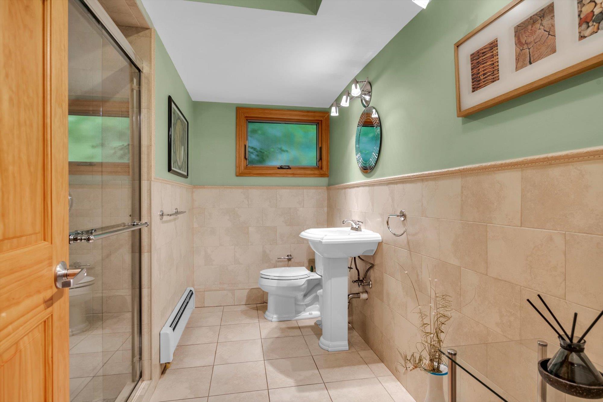 44 Fernwood Lane, Roslyn, New York image 21