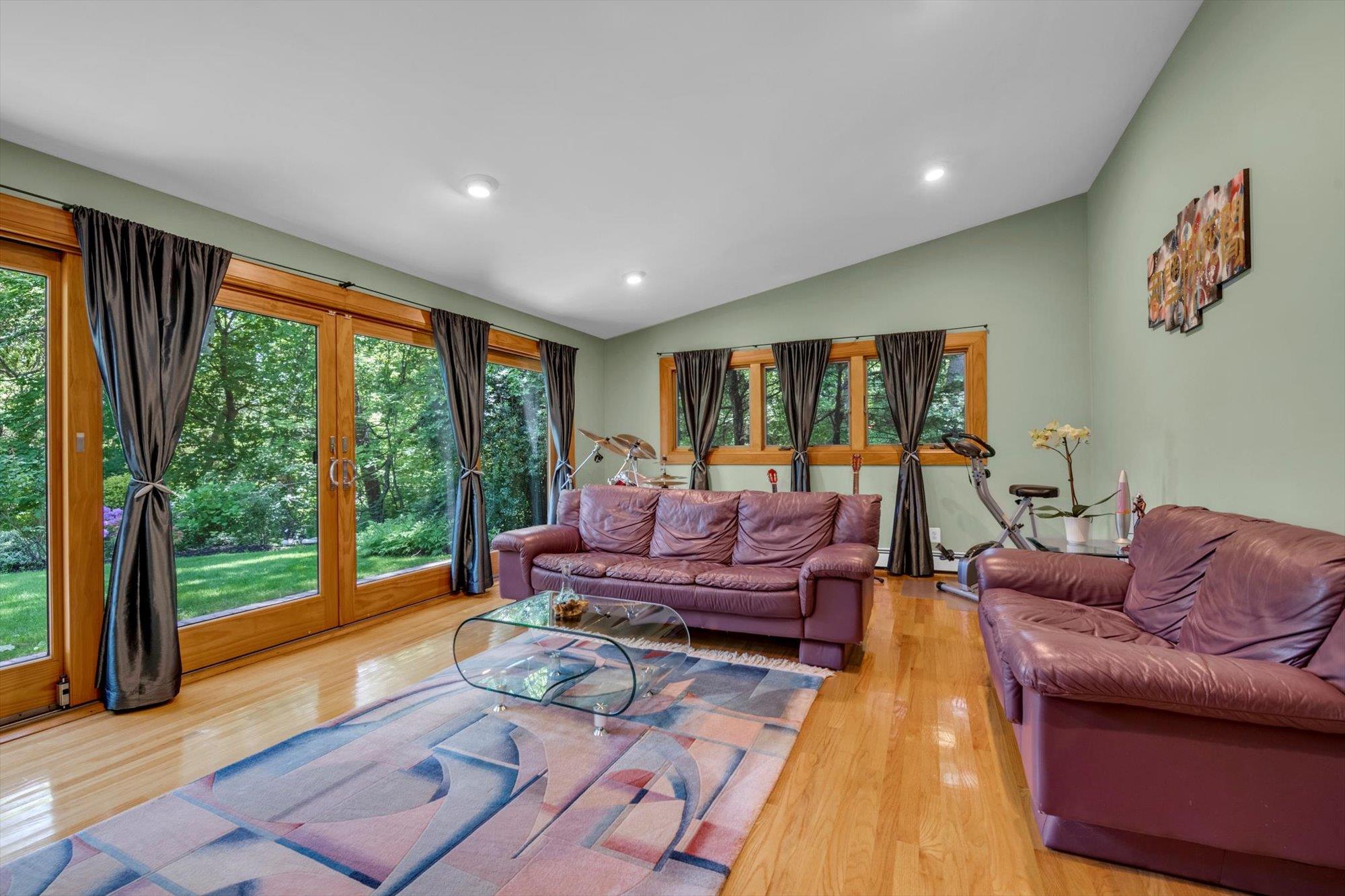 44 Fernwood Lane, Roslyn, New York image 12